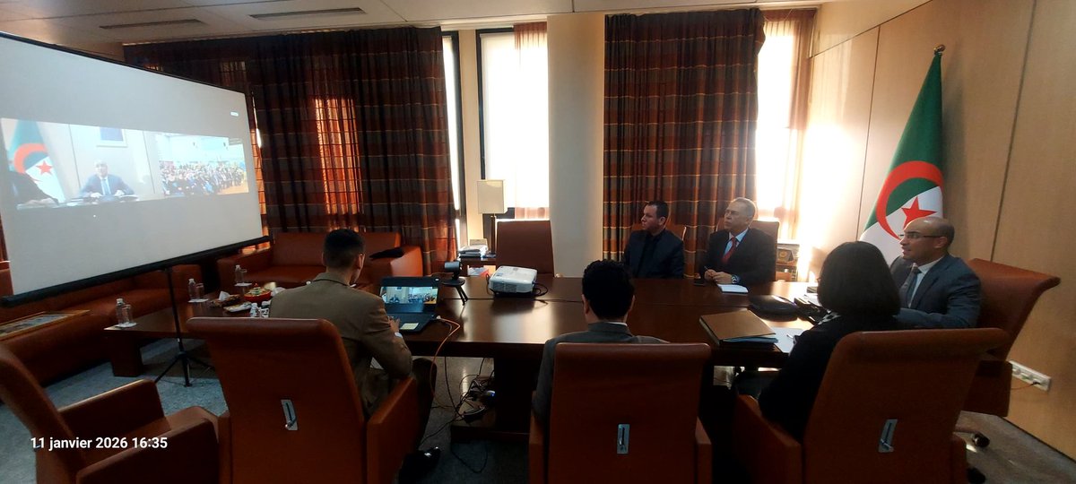 Algeria_MFA's tweet image. شارك اليوم كاتب الدولة لدى وزير الشؤون الخارجية المكلف بالجالية الوطنية بالخارج، السيد @SECCNE_Chaib ، عبر تقنية التواصل المرئي عن بعد، في الاحتفالية المخلدة لرأس السنة الأمازيغية الجديدة 2976 التي نظمتها قنصلية الجزائر بمونبولييه بالتنسيق مع الفواعل الجمعوية بمدينة ألاس.