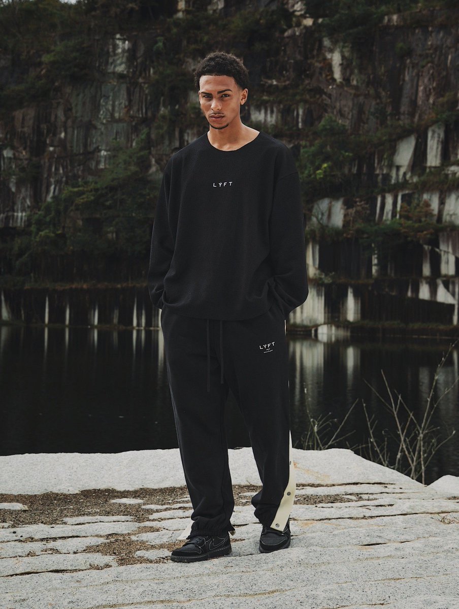 alysstringer's tweet image. コンビニでお釣りをもらう時に、小銭を床に落として拾うのに手間取った 🗣️