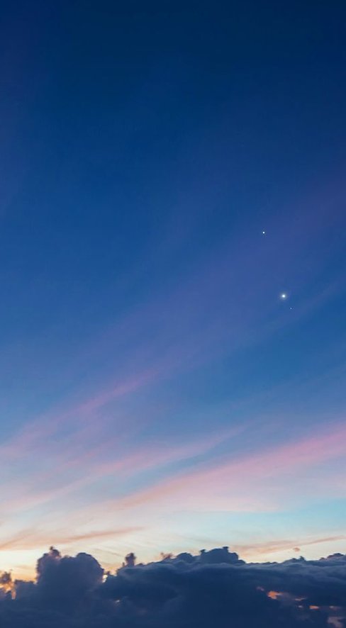 FranYgor's tweet image. 新しい靴買ったから明日履いて行こう 🌑