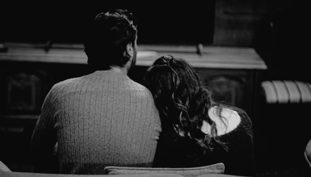 Baba omzu diye bir yer var, iliklerine kadar huzuru hissettiğin.. 🩶

#ElDil • #TaşacakBuDeniz