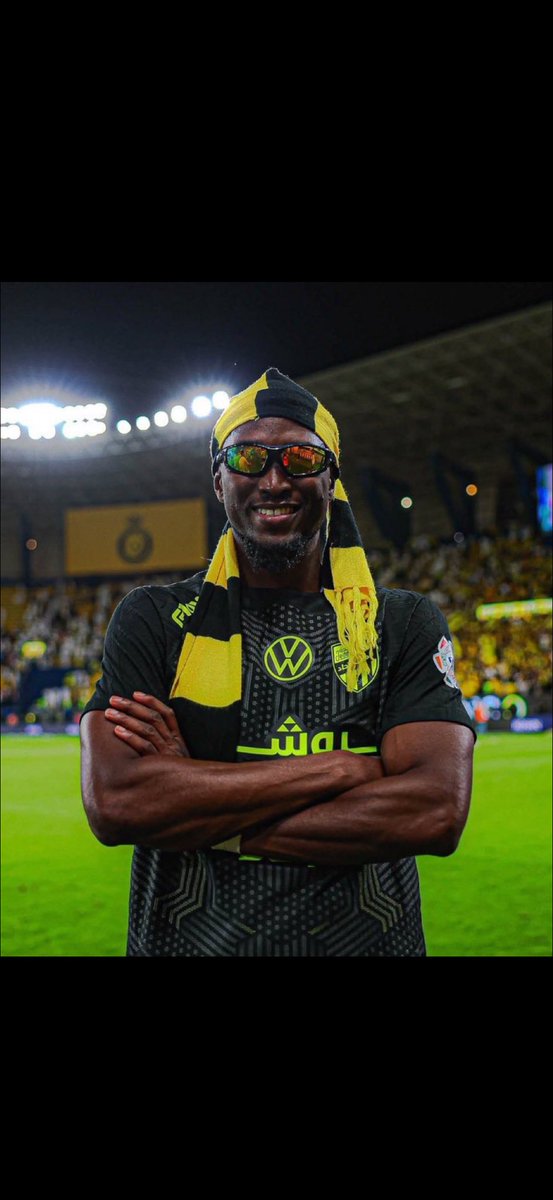 Mira_i2's tweet photo. @iamDaniloP @ittihad You have a special place in our hearts, we love you very much. You are the pillar of the team 💛🖤 https://t.co/zg01p1ZjT8