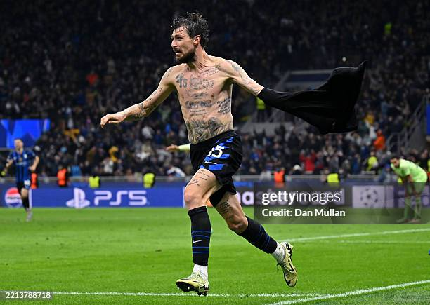 Papà non vede l'ora di entrare e marcare Juan Jesus sugli angoli, ma giusto per scambiare qualche chiacchiera.

#InterNapoli