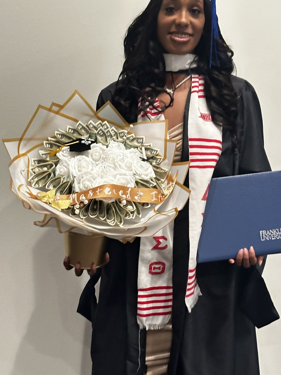 4LTWARD's tweet image. Congrats 🍾🎉🎈🎊 to my baby girl and oldest child @Coco_KayKay4 receiving her Masters in Human Resources at Franklin University(OH)! @TaleesaWard and I are Happy for your success! 🌌 the Limit..Kiddd..#keepclimbing  @24Wardd @NemoAchida