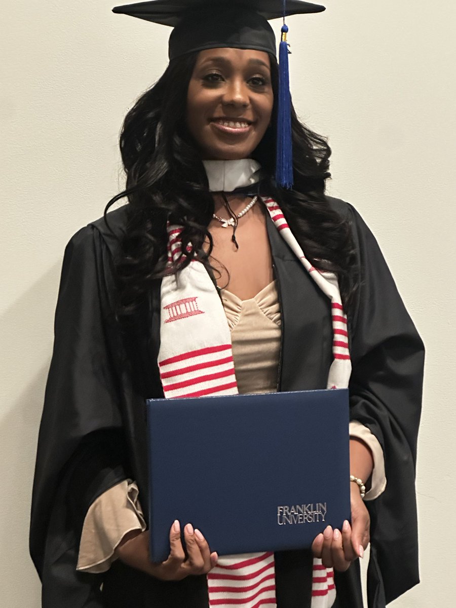 4LTWARD's tweet image. Congrats 🍾🎉🎈🎊 to my baby girl and oldest child @Coco_KayKay4 receiving her Masters in Human Resources at Franklin University(OH)! @TaleesaWard and I are Happy for your success! 🌌 the Limit..Kiddd..#keepclimbing  @24Wardd @NemoAchida