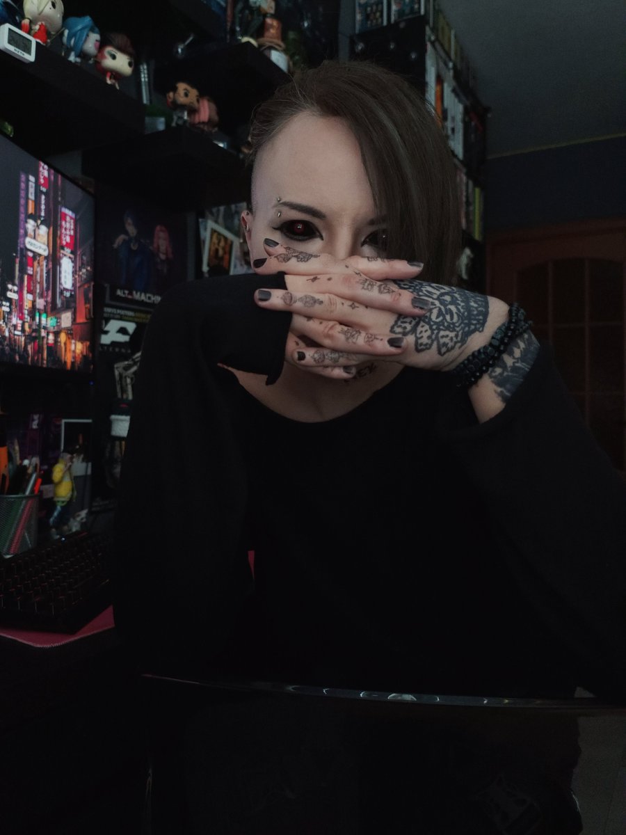 dmns_prtcl's tweet image. ”We need to have a mask that we never take off”

#TokyoGhoul #cosplay