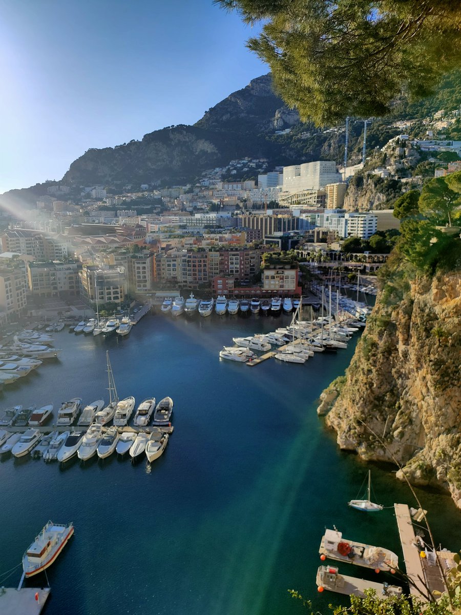 𝐋𝐄 𝐊𝐑𝟒𝐙𝐘 𝐃𝐑𝐔𝐌𝐌𝟑𝐑 🥁 🎵🎶 tweet media