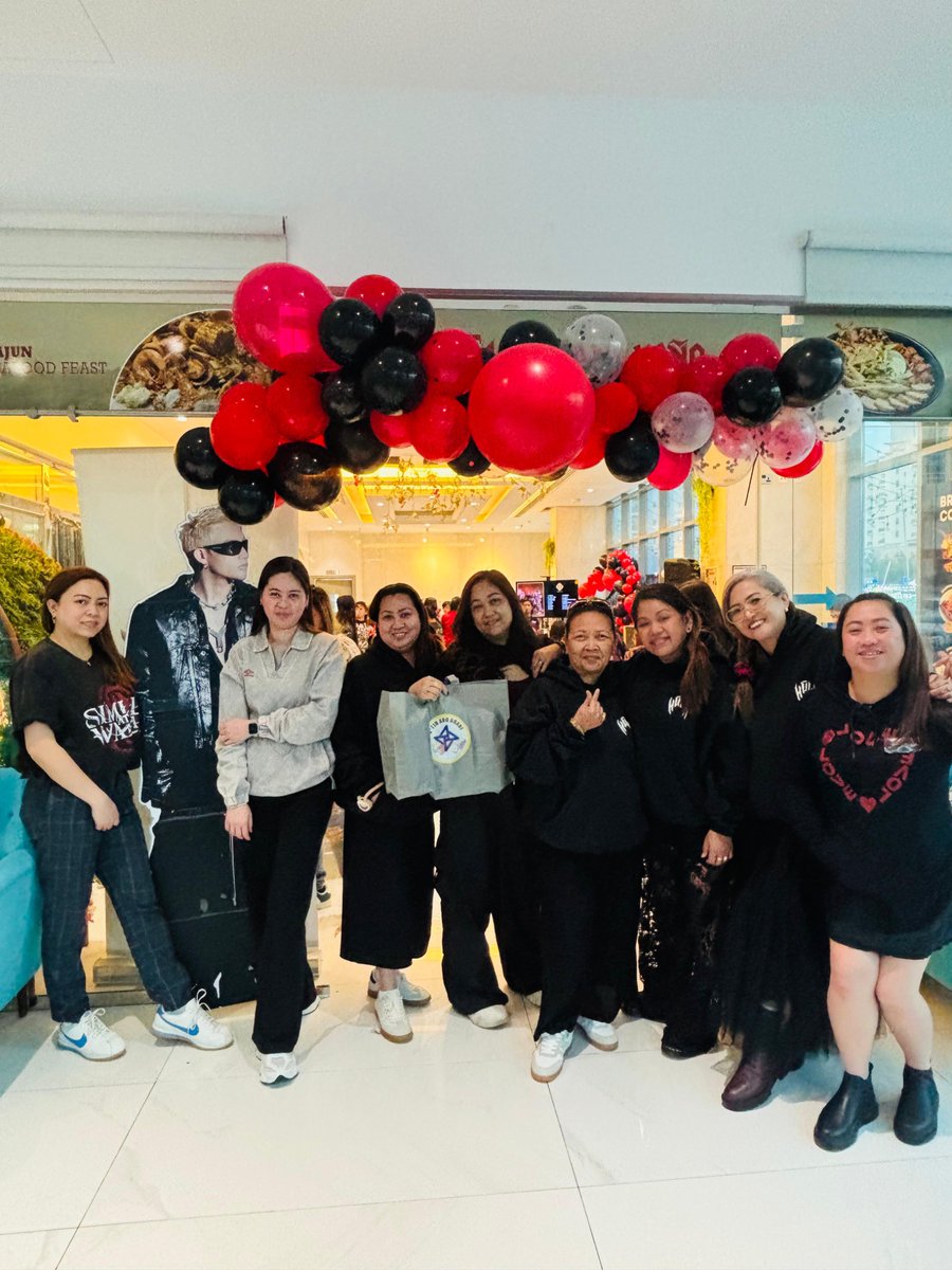 ATIN_AbuDhabi's tweet photo. That’s the United A’Tin Abu Dhabi high-energy spirit unbeatable!  We’ll be there at your birthday party, Ken, because you really rock our world. Kudos to SISIW UAE  and thank you for the warm and heartfelt welcome to us all
@felipsuperior  
#FELIP #SB19_KEN
#SISIW_UAE https://t.co/U4sEcG9gsT