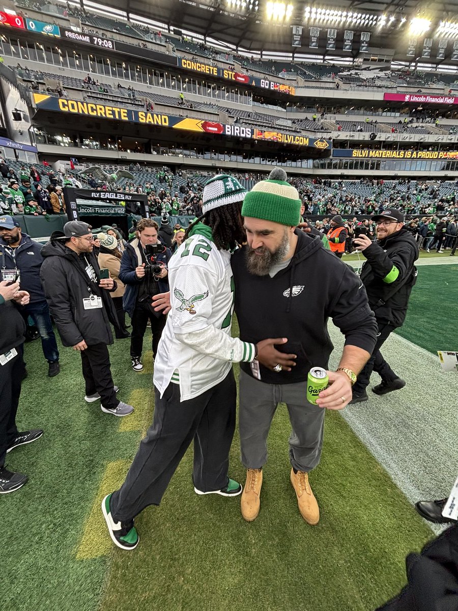 JClarkNBCS's tweet image. A lot of former Eagles are here, including Jason Kelce, Fletcher Cox, Alshon Jeffery, Corey Clement, Darius Slay, Avonte Maddox