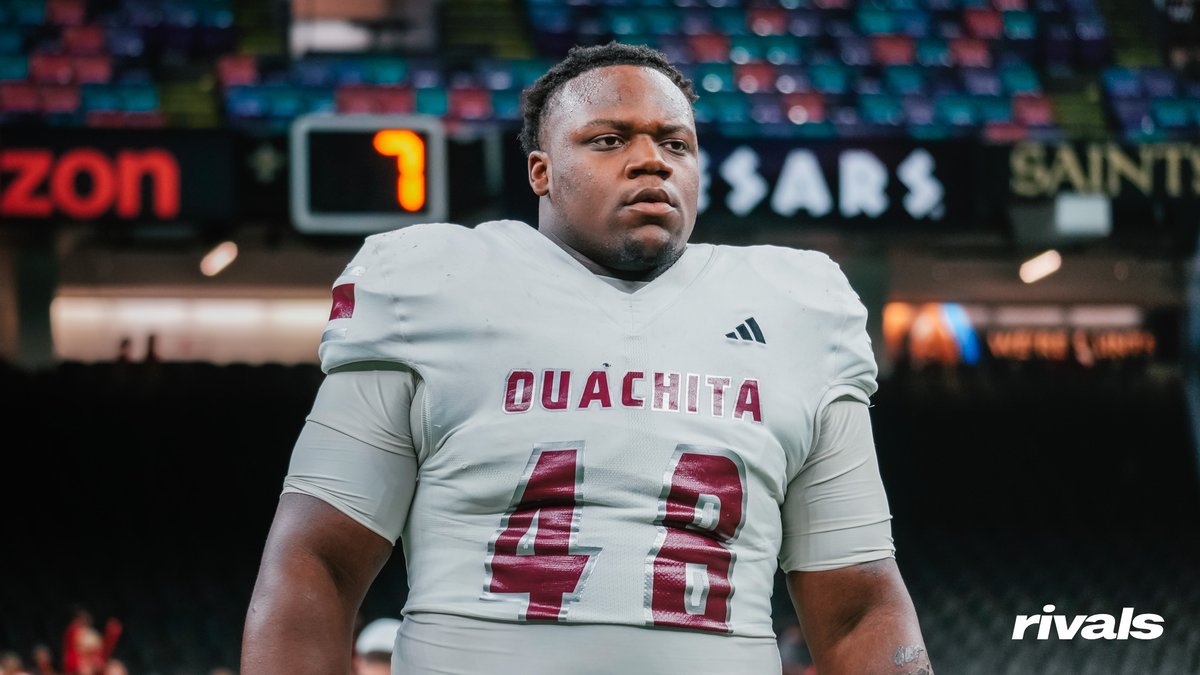 samspiegs's tweet photo. Nebraska has been setting the pace for 4-star DL Dylan Berymon for weeks and the Huskers moved into the top spot after hosting him this weekend for an official visit

Read: https://t.co/i5WSRFzNIA https://t.co/z4M5AgVS8M