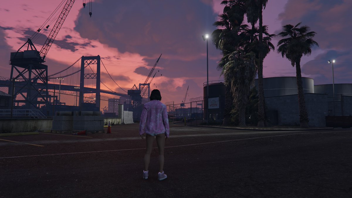 s1nick's tweet image. rockstar games and their pretty skies.