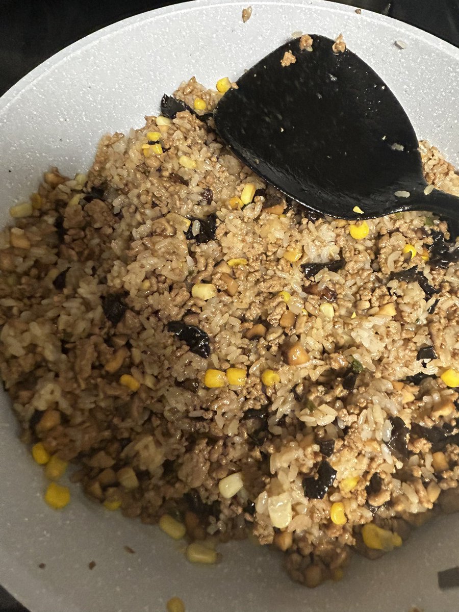 D2 S'phtposting ⬛️⬜️🟪 tweet media