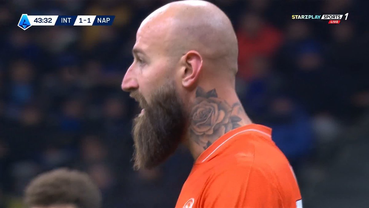 تورام كاد أن يسجل الهدف الثاني لإنتر ولكن سافيتش يُبعدها بنجاح 