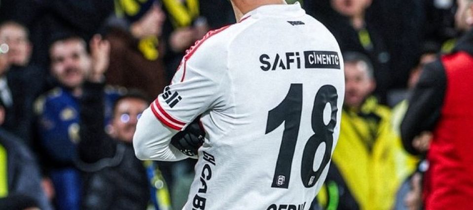 meterazzio's tweet photo. oğlum fenerliler twite tıklasanıza bi :)