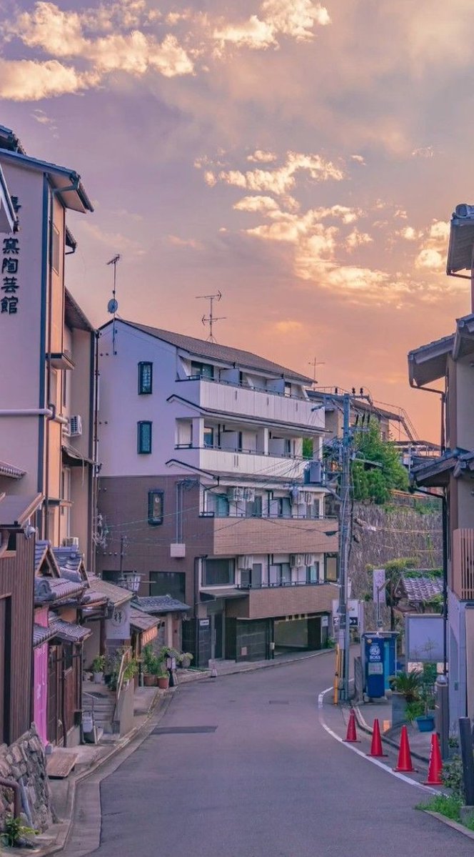 trvsprc's tweet image. 今月の食費がもう予算オーバー 👩‍💼