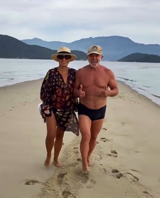 ElliotAldersonD's tweet image. ¿Por qué nadie habla de lo mamados y los hots que son los presidentes comunistas? 🥵