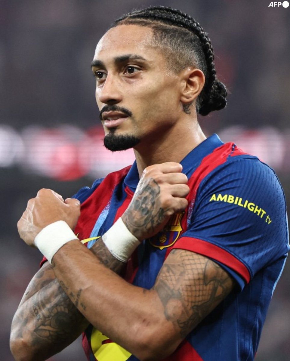 Muchos de los que hoy celebran su goles llegaron a pedir su salida del FC Barcelona. Pero él nunca dejó de creer en sí mismo. Y transformó todas las dudas y cuestionamientos en elogios. El guerrero brasileño que se ganó el cariño, la admiración y el respeto de todo el