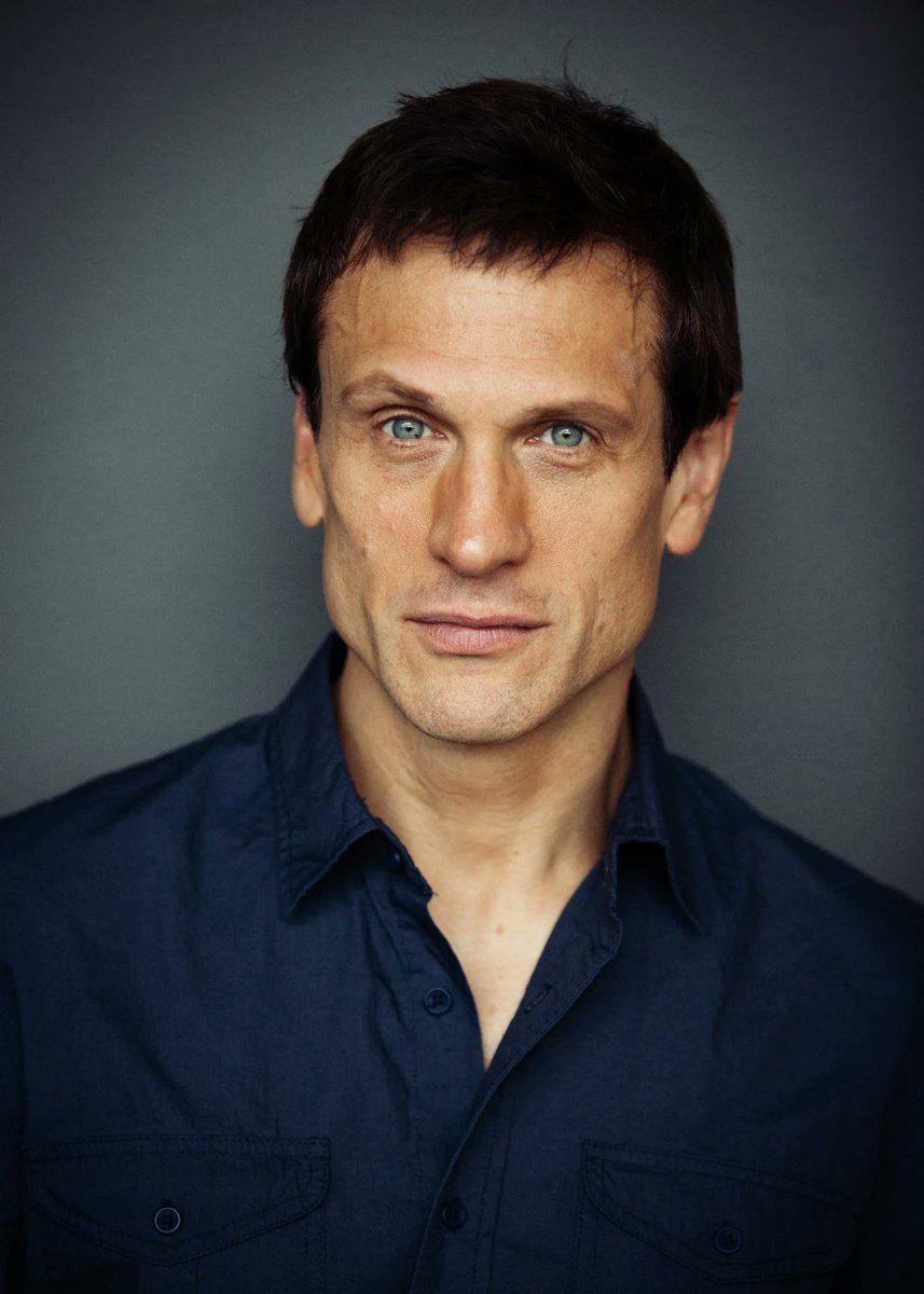 KoffeeMr's tweet photo. @Todd_Garner BTW a long time ago when X was Twitter I suggested to Simon Merrells ,the actor who played general Crassus from Spartacus TV show how he would be perfect for the role of Shinnok! He replied that he wouldn't mind playing that character! https://t.co/a6DHou5ssL
