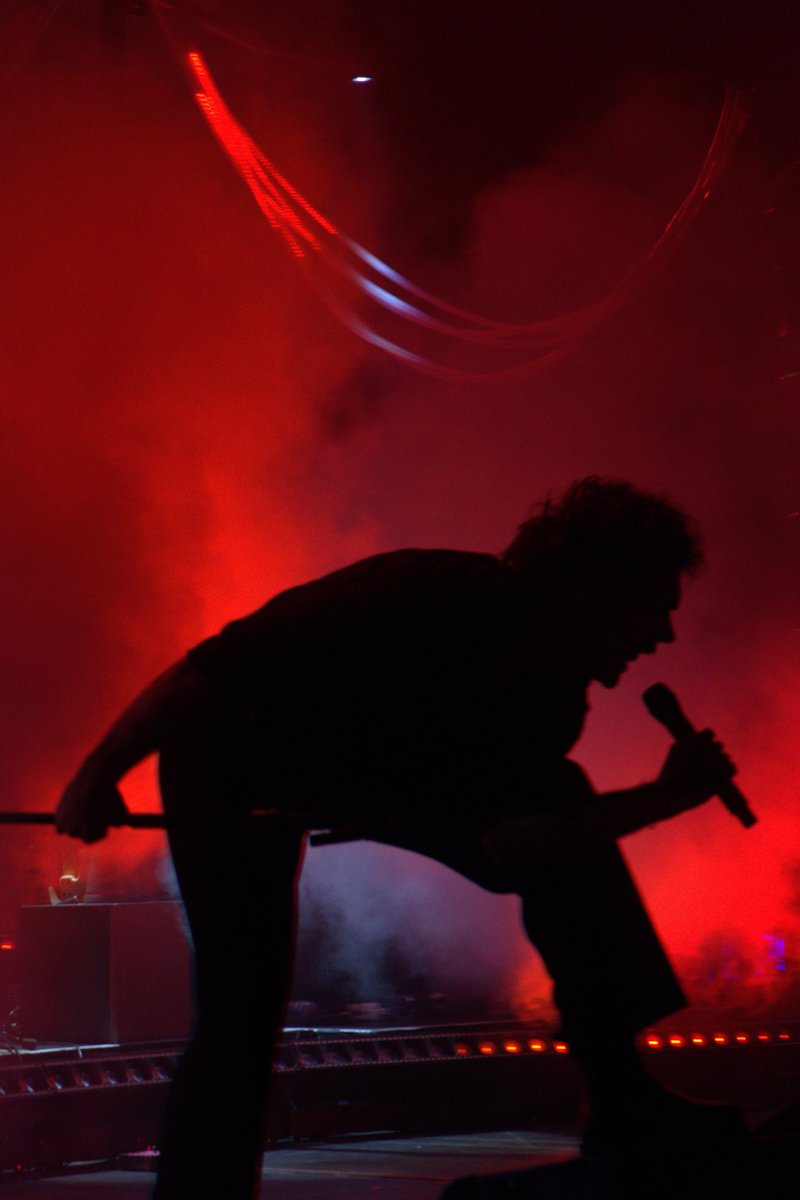 rothzshots's tweet photo. RAW vs. Edited 
@JamesMarriottYT in London! Still my favourite photo i've taken, at the very least my favourite from DTTD tour. https://t.co/76oc6gO6NA