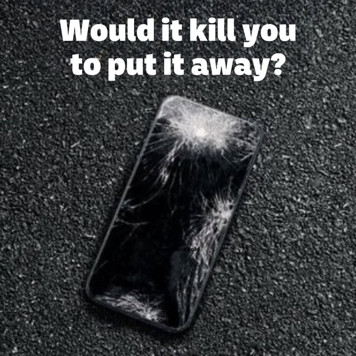 RSAIreland's tweet image. You're four times more likely to be in a road collision if you use a mobile phone while driving 📵🚗 Would it kill you to put it away?

Let's prioritise safety on the road.

#VisionZero #RoadSafety #DriveSafe