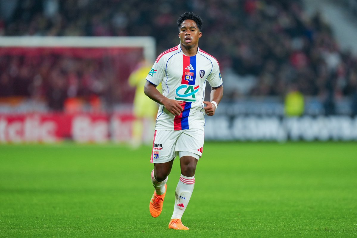 💙❤️🇧🇷 Endrick scores on his debut as new Olympique Lyon player after starting tonight!
