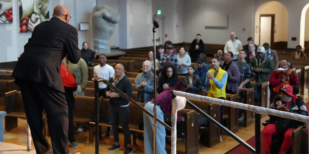 GlideChurch's tweet image. Today felt grounding. With everything happening in the world, we held onto Minister Marvin K. White’s reminder together: love wins and triumphs all. Thank you for sharing this moment with us. #GlideUnconditionally