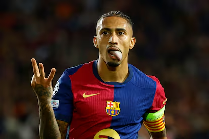 LaLigaenDirecto's tweet image. #DATO HISTÓRICO.

Raphinha acaba de convertirse en el PRIMER jugador en TODA la HISTORIA del @FCBarcelona que logra TRES dobletes en 4 partidos ante el @realmadrid:

12/01/2025 Madrid 2-5 Barça (2 goles)
11/05/2025 Barça 4-3 Madrid (2 goles)
11/01/2026 Barça 3-2 Madrid (2 goles)