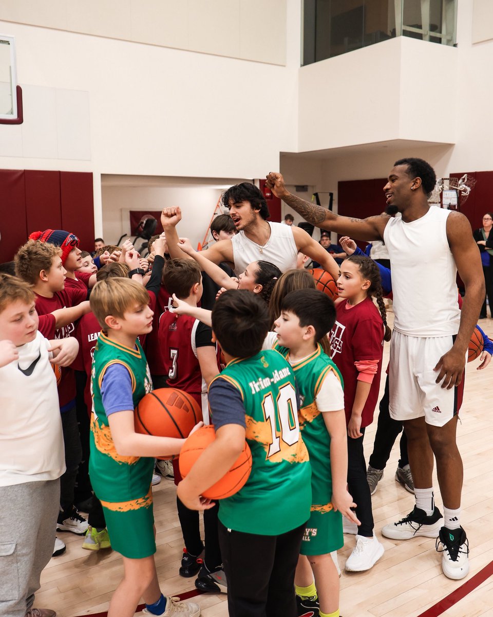 UMass Men's Basketball tweet media