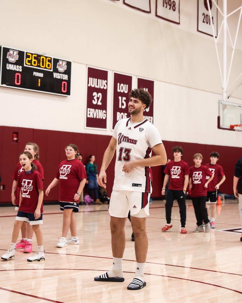 UMass Men's Basketball tweet media