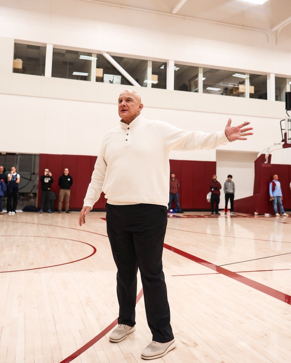 UMass Men's Basketball tweet media