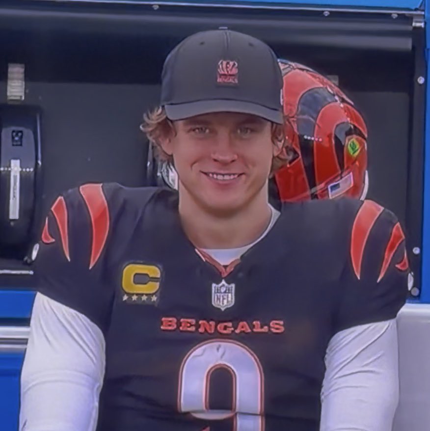 WhoDey_UK's tweet photo. Romo: Who else would you want at this stage of the play-offs than Josh Allen...

Me: https://t.co/Lug9hP5pdY