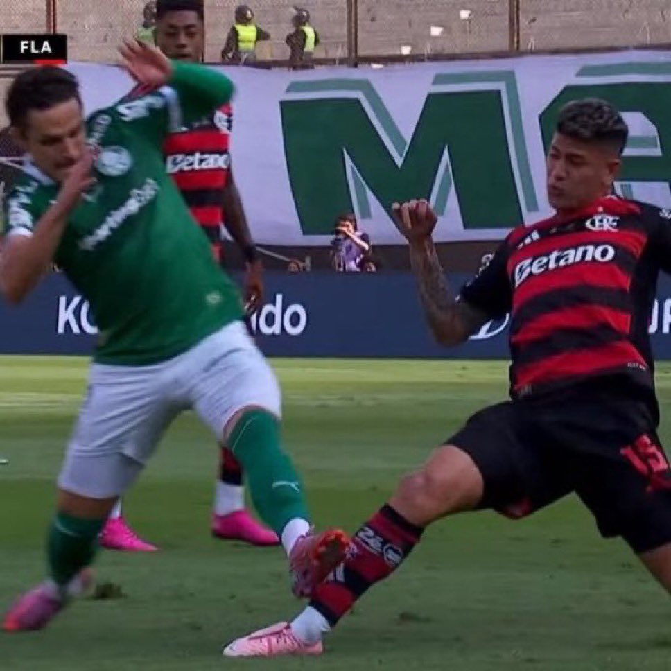 flamengooool81's tweet image. Cade o juiz deste jogo?!