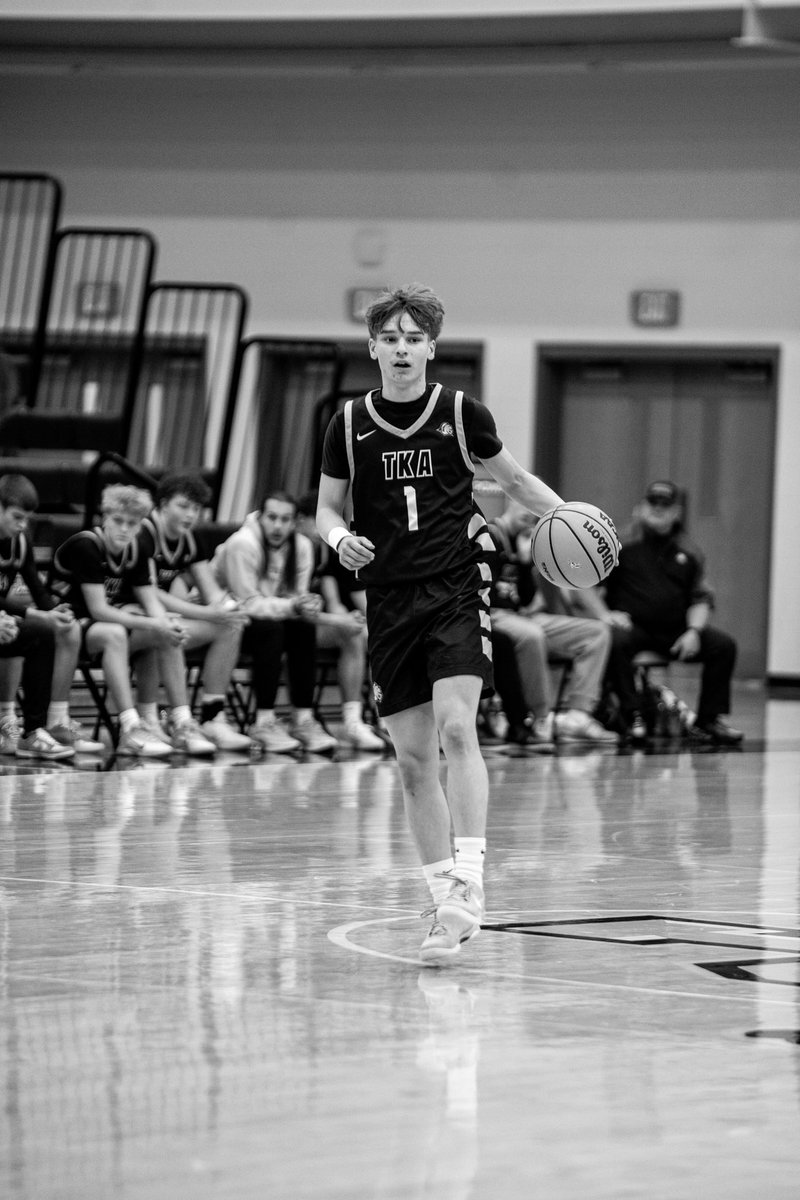 SEBARoundball's tweet image. RISING PROSPECT:

‘28 Dominic LoPresti (@DomLoPresti1) is having a breakout Sophomore season.

PURE Point Guard with excellent speed, passing ability &amp;amp; motor.

• 3 to 1 Assist/Turnover Ratio this Season

• 11 assists in single game 

• Elite On-Ball Defender / Ball Pressure…