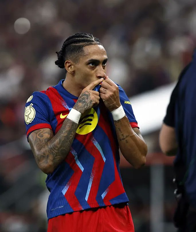 رافيـنيا اول لاعب برشلوني في التاريخ يسجل الثنائية ثلاث مرات خلال 4 مباريات كلاسيكو متتالية