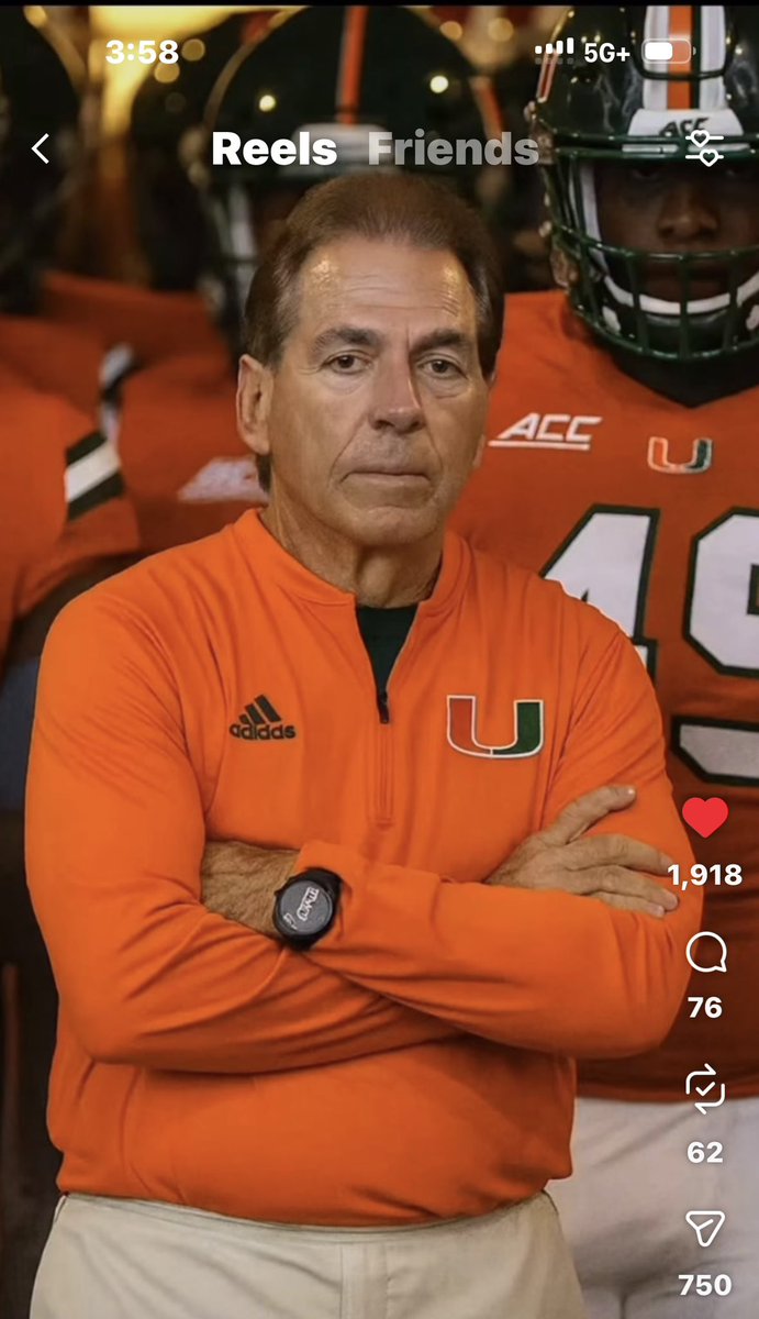 strawberry5421's tweet photo. The only person who knew we would be TROUBLE if we made the playoffs🧡💚🤣🤣 https://t.co/MUpl7ri5gy