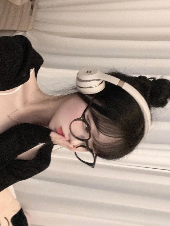 User1287's tweet image. 友達と約束していた映画館での待ち合わせに20分も遅刻してしまった 🧞‍♂️