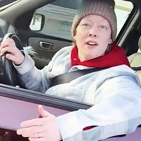 sues86453's tweet image. This was written by someone, not me. But sums it up pretty well, what was she thinking?

I’m a mother, so I’m going to comment right now. I will say this exactly the way a mother thinks it, raw, direct, and without pretending this is complicated.  A 37-year-old woman. Three kids.…