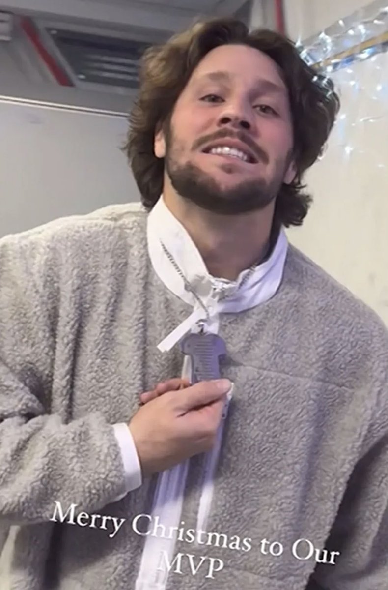 A CHRYSTLER 300 LOOKS LIKE A PHANTOM TIL A PHANTOM PULLS UP.