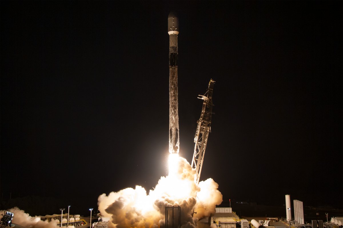 SpaceX's tweet image. More photos of this morning's Falcon 9 launch of the Twilight mission