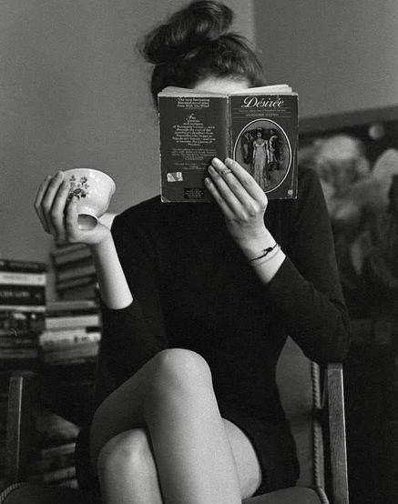 “Si solo lees lo que lee todo el mundo, solo pensarás como todo el mundo.”

— Haruki Murakami 📚

(No seas como todo el mundo)