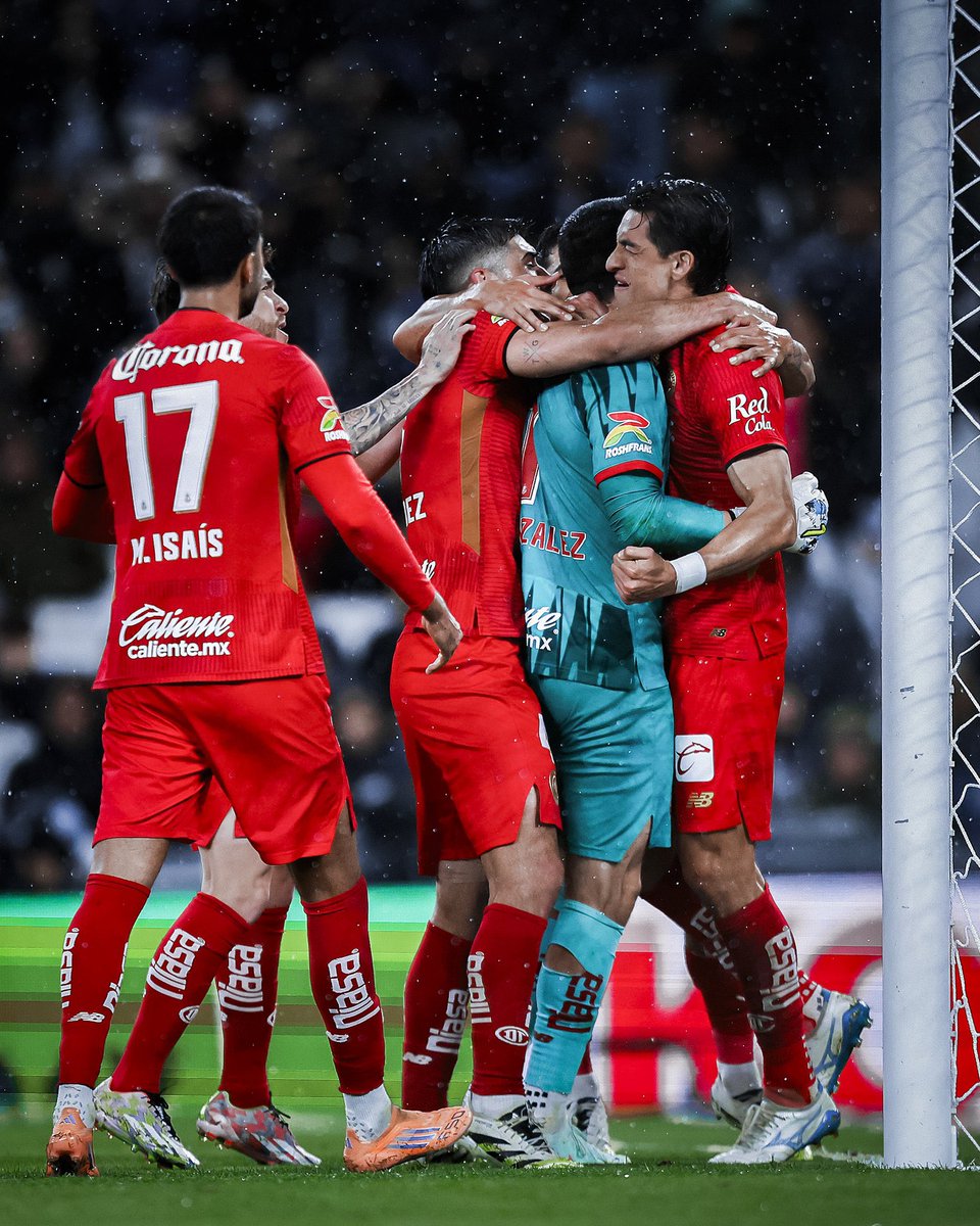 hugo_gonzalez1's tweet photo. +3 y portería en 0 👹💪🏻 vamoooos @TolucaFC  Buen domingo para todos 😁 https://t.co/2k0SHFu9hz