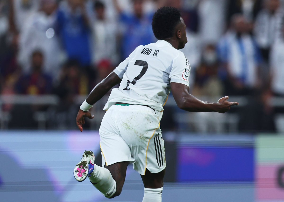 Creí en ti cuando nadie creyó.

Y volví a creir en ti cuando nadie creía.

No todos los "madridistas" están limpios de este gran pecado.

Pero yo sí. Porque tuve fe.
Y es algo de lo que me enorgullezco.