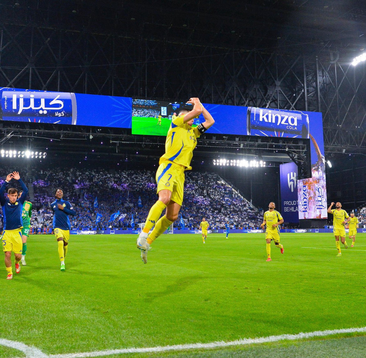 _WhyAIwaysMe's tweet image. حطيت الامل عندك 🙏🏻🙏🏻