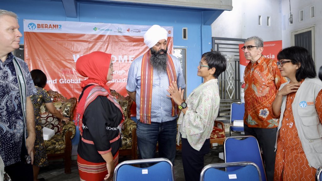 randeepssarai's tweet image. In Indonesia, Berani means “brave” and that’s the best way to describe the women I met today. With Canadian partnership, local youth and community leaders are driving change — ending child marriage, preventing female genital mutilation, and advancing the rights of women &amp;amp; girls.