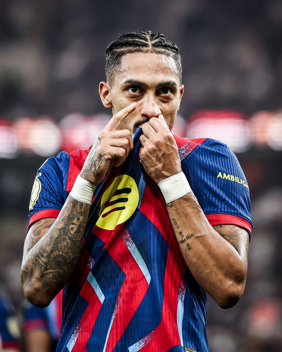 lautarodeIcampo's tweet image. No fue valorado por el Balón de Oro.
No fue valorado por la FIFA.
No fue valorado por los Globes Soccer Award.

Raphinha es valorado por la gente que le gusta el fútbol, el jugador más determinante del planeta.

Siga educando maestro, te queremos mucho.