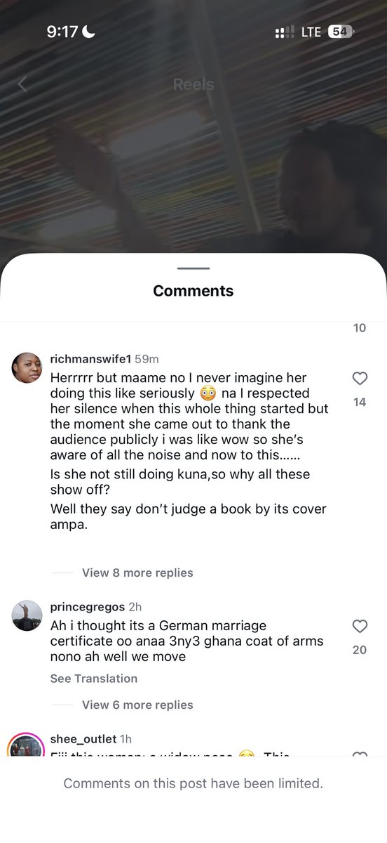 CRAZESHIPPER's tweet image. She is Fake!