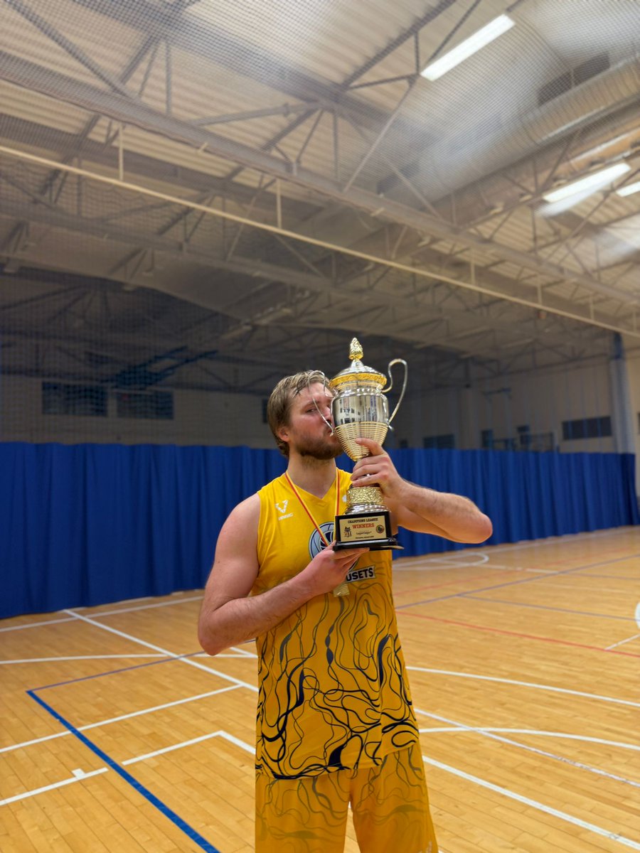 Maciek Wooden tweet media