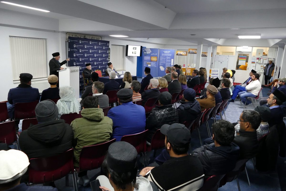 Mobarak Moskee tweet media