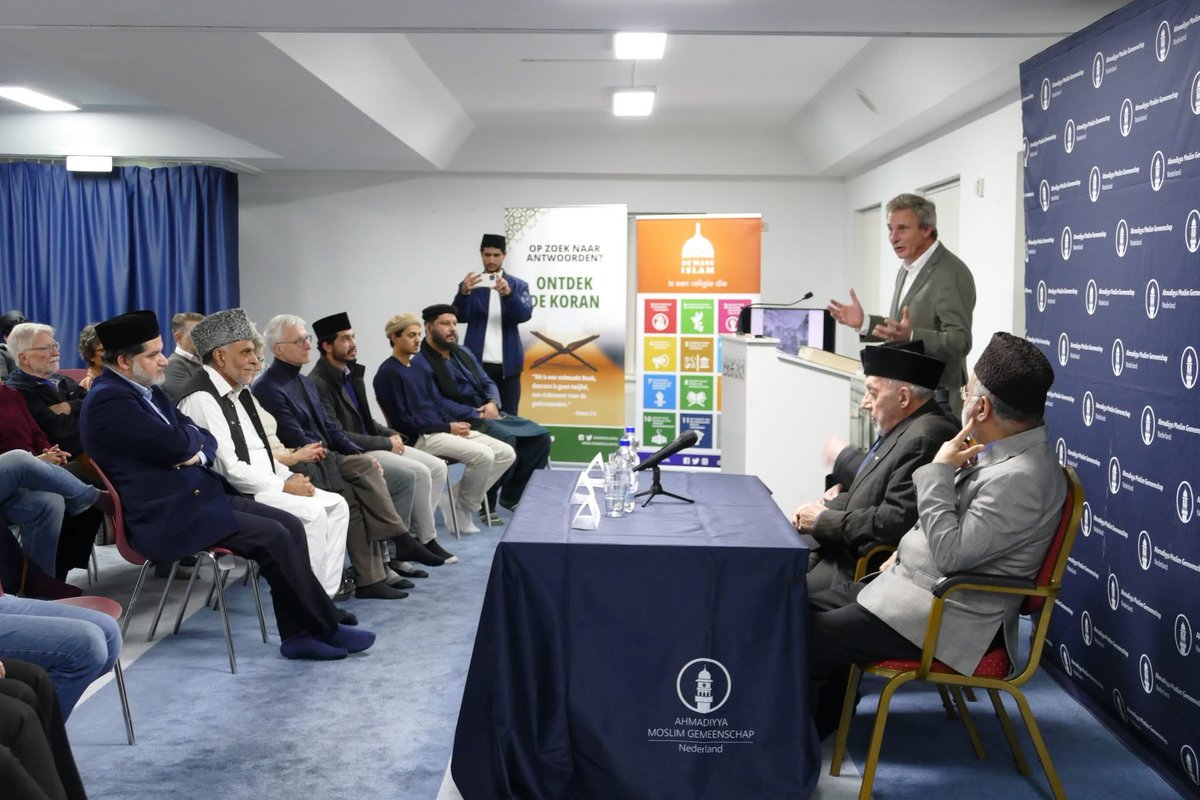 Mobarak Moskee tweet media