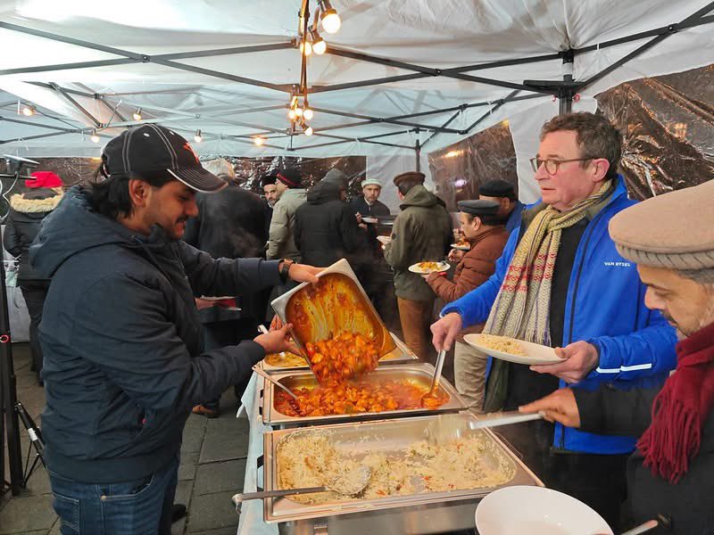 Mobarak Moskee tweet media