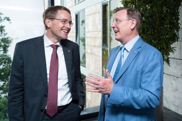 Beste Freunde. Vereint im Kampf gegen die Meinungsfreiheit